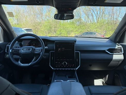 Used 2024 GMC Acadia AT4 w/ Luxury Package image 27