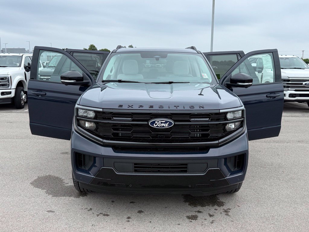 Used 2027 Ford Expedition Platinum RWD image 23