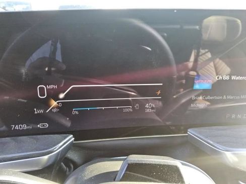 Used 2025 Cadillac Escalade IQ Luxury 2 AWD/4WD image 11