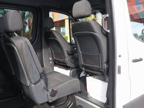 Used 2019 Mercedes-Benz Sprinter 2500 image 12