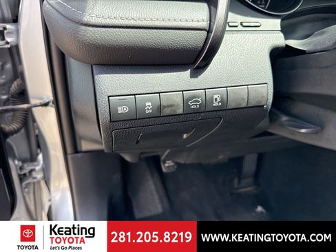 Used 2024 Toyota Camry SE image 12
