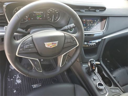Certified 2024 Cadillac XT5 Luxury w/ LPO, Floor Liner Package image 13