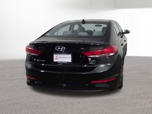 Used 2017 Hyundai Elantra SE image 9