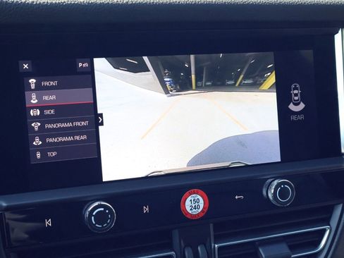 New 2026 Porsche Macan image 19