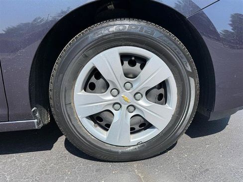 Used 2016 Chevrolet Cruze LS FWD image 9