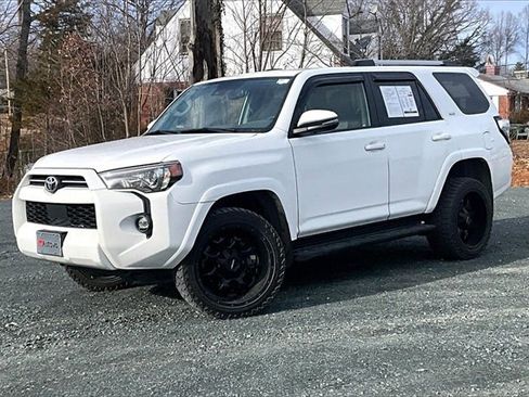 Used 2021 Toyota 4Runner SR5 Premium image 2