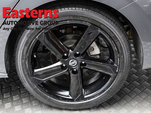 Used 2023 Nissan Sentra SR w/ Trunk Package image 8