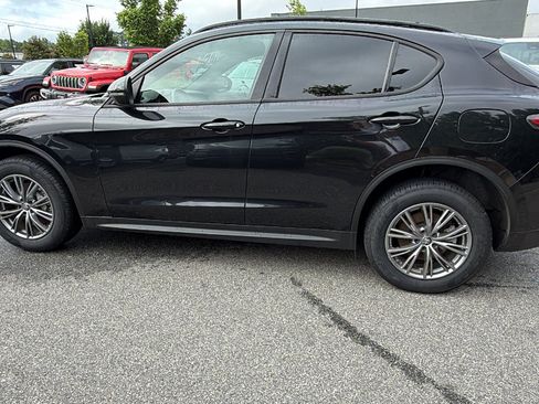 Used 2024 Alfa Romeo Stelvio Sprint AWD/4WD image 11
