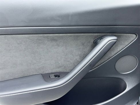 Used 2023 Tesla Model 3 Standard Range image 42