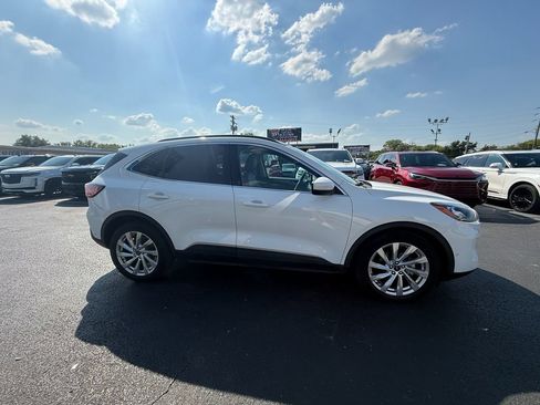 Used 2021 Ford Escape Titanium w/ Titanium Elite Package FWD image 2
