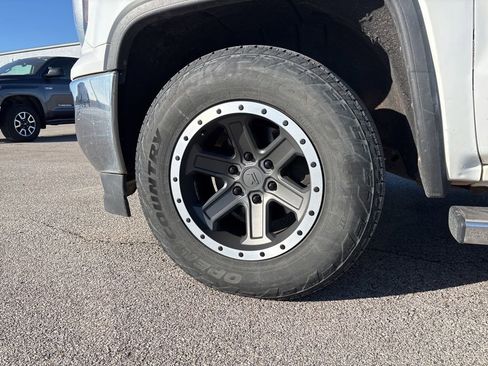 Used 2016 GMC Sierra 1500 2WD Regular Cab image 11