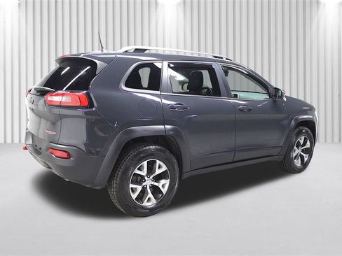 Certified 2017 Jeep Cherokee Trailhawk w/ Comfort/Convenience Group AWD/4WD image 3