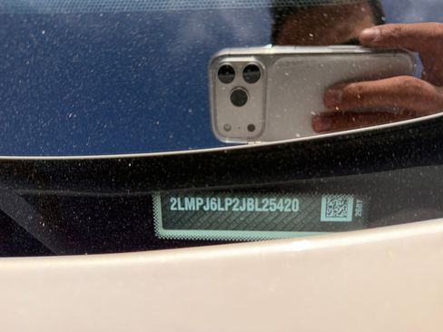 Used 2018 Lincoln MKX Reserve w/ Driver Assistance Package image 25