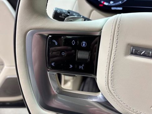 Used 2025 Land Rover Range Rover Long Wheelbase Autobiography image 20