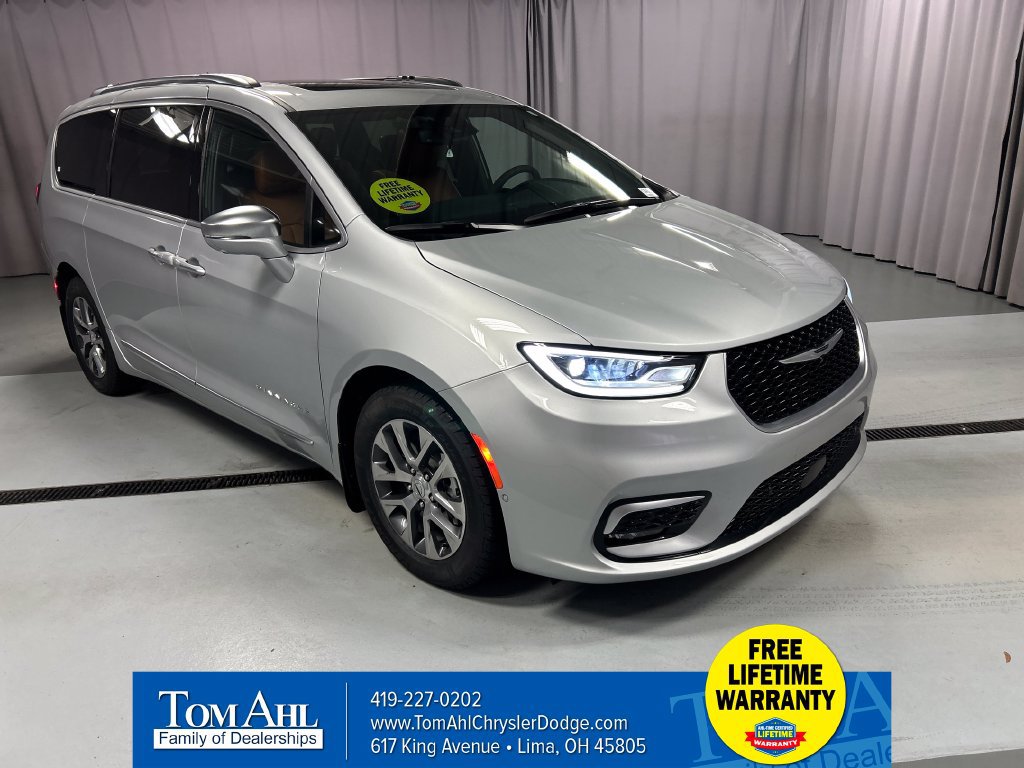 Used 2024 Chrysler Pacifica Pinnacle FWD 360° Tour