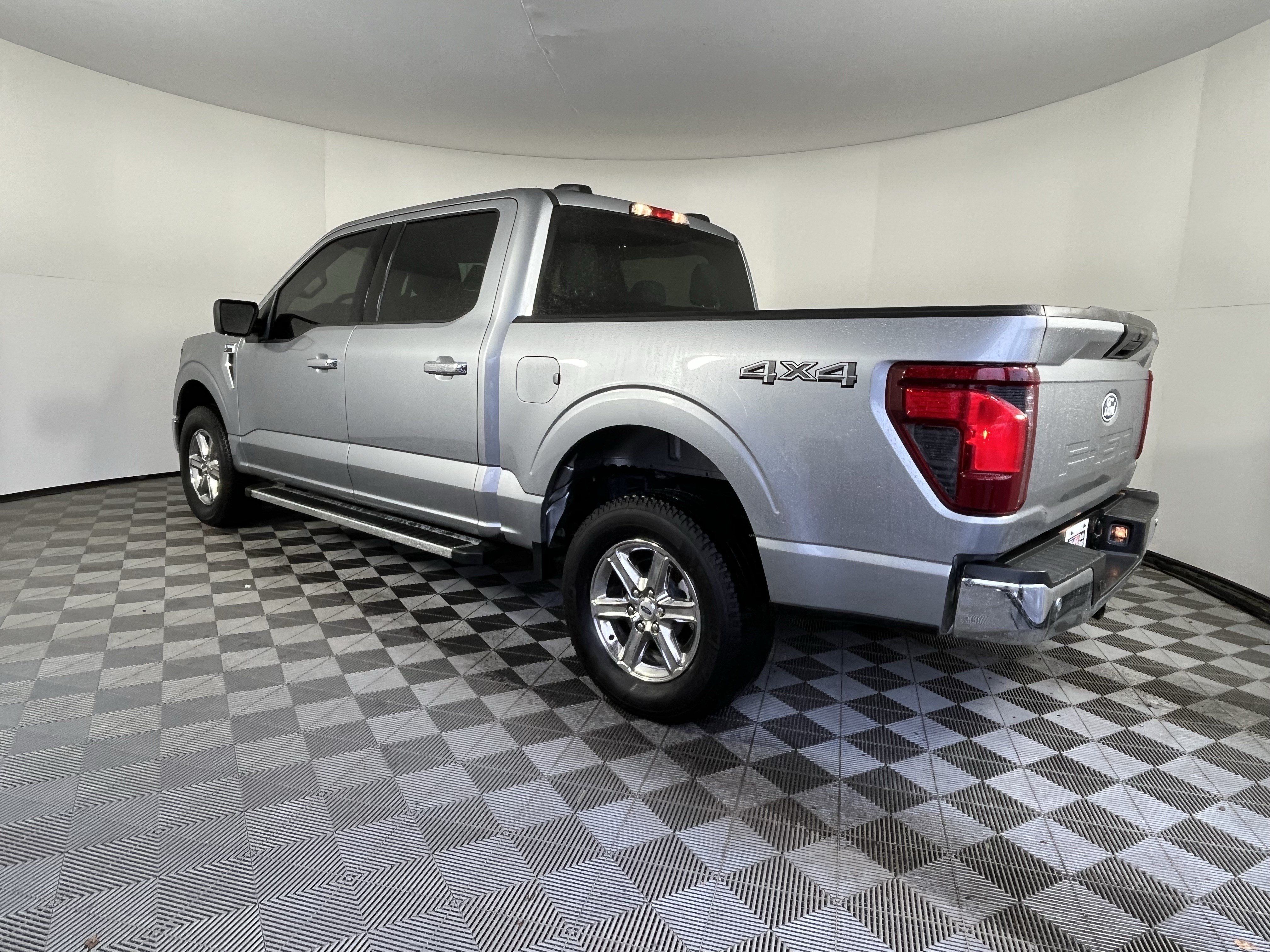 Used 2025 Ford F150 XLT w/ Equipment Group 301A Standard AWD/4WD image 3