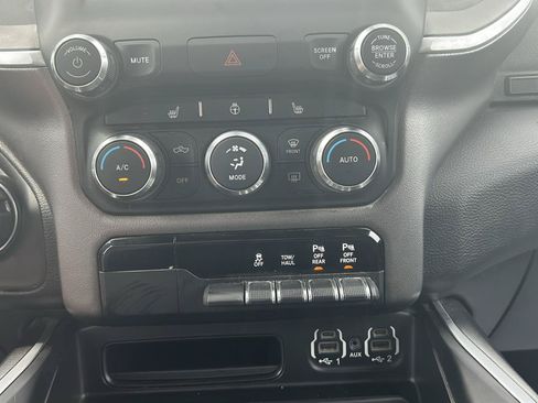 Used 2020 RAM 1500 Big Horn AWD/4WD image 18