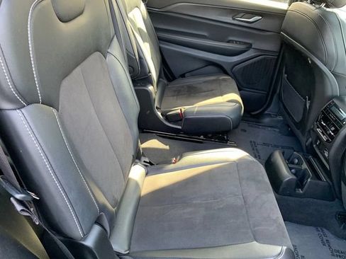 Used 2023 Jeep Grand Cherokee L Laredo AWD/4WD image 14