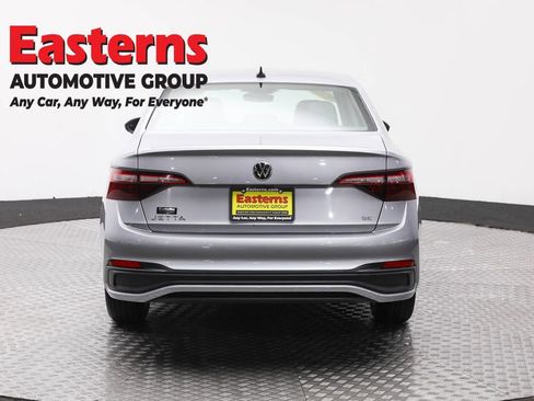 Used 2024 Volkswagen Jetta SE image 6