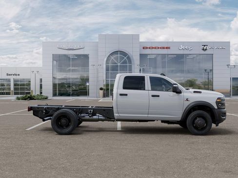 New 2026 RAM 5500 Tradesman AWD/4WD image 21