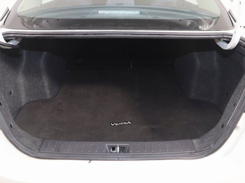 Used 2020 Nissan Versa SV image 40