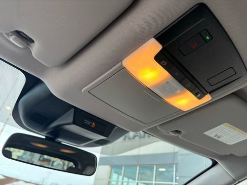 Used 2023 Nissan Rogue SV image 24