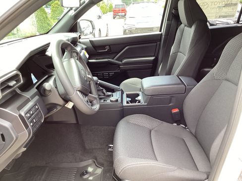New 2026 Toyota 4Runner SR5 RWD image 7