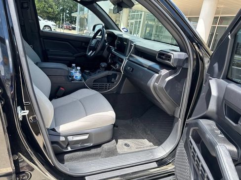 Used 2025 Toyota 4Runner SR5 AWD/4WD image 25