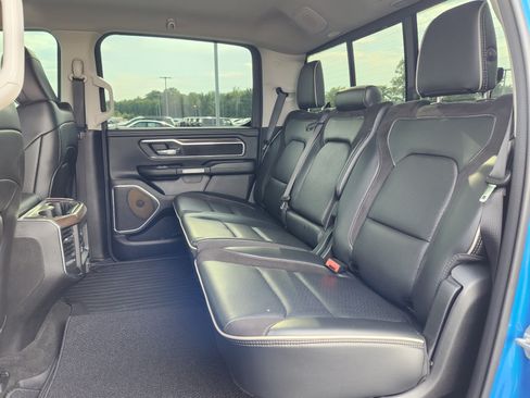 Used 2022 RAM 1500 Laramie AWD/4WD image 12