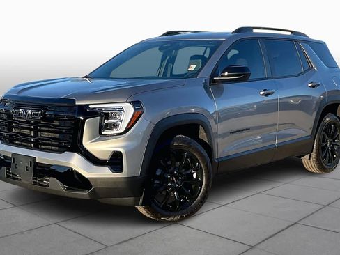 Used 2026 GMC Terrain Elevation w/ Elevation Premium Package image 2