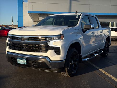 Used 2024 Chevrolet Silverado 1500 LT image 2