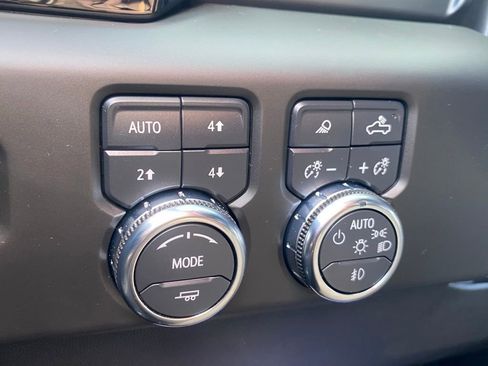 Used 2023 GMC Sierra 1500 AT4 image 25