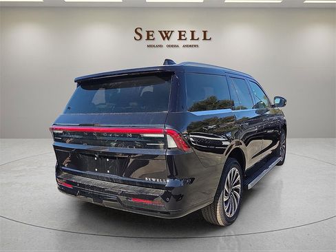 New 2025 Lincoln Navigator Black Label image 4