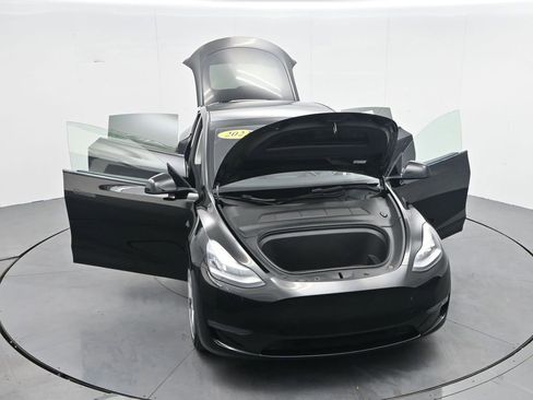 Used 2023 Tesla Model Y Long Range AWD/4WD image 32