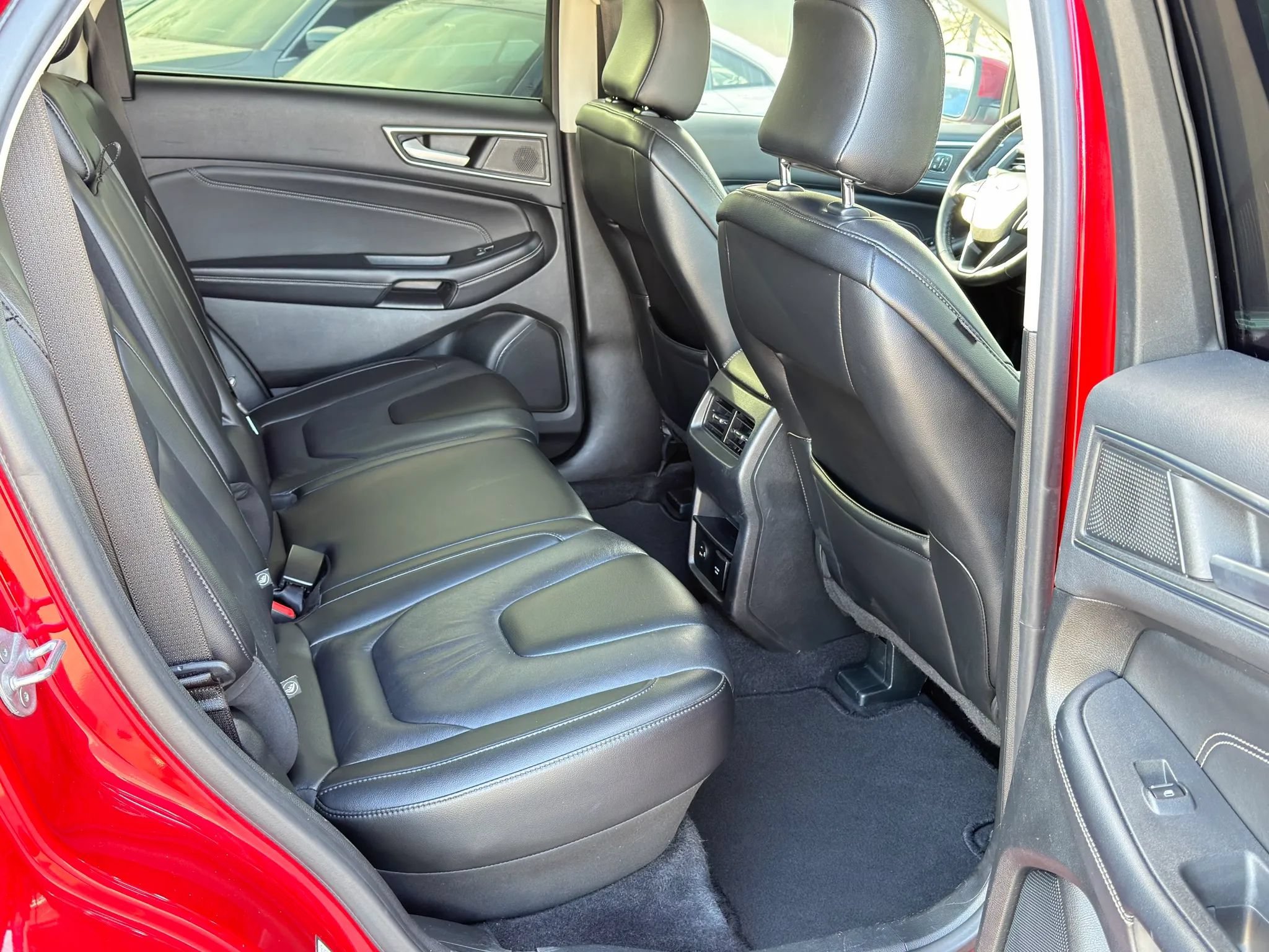 Used 2022 Ford Edge Titanium AWD/4WD image 14