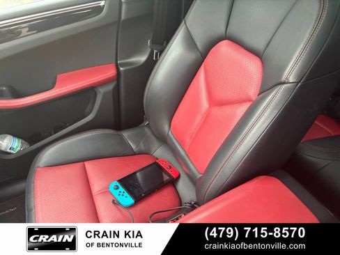 Used 2021 Porsche Macan AWD/4WD image 21