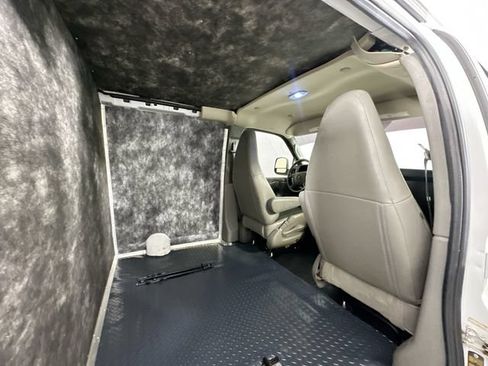 Used 2022 GMC Savana 2500 w/ Driver Convenience Package RWD image 4