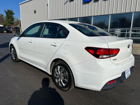 Used 2019 Kia Rio S image 3