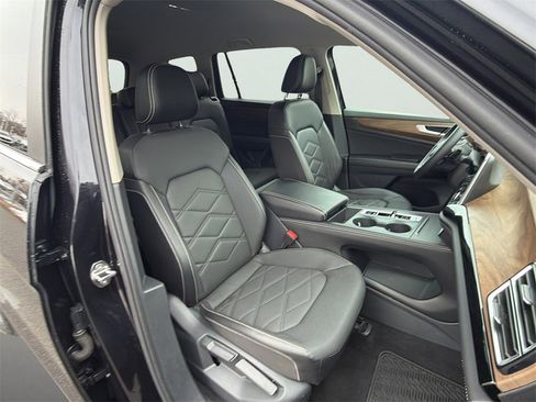 Used 2024 Volkswagen Atlas SE image 8