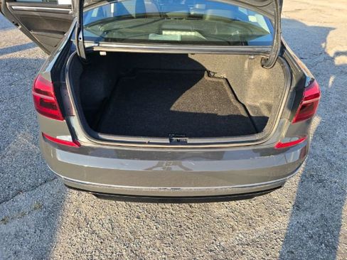 Used 2017 Volkswagen Passat 1.8T R-Line image 16