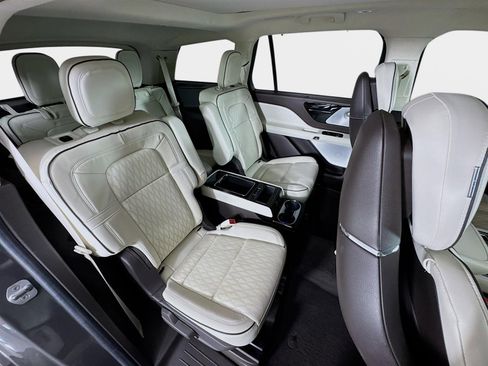 Used 2023 Lincoln Aviator Black Label w/ Dynamic Handling Package image 31