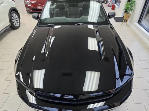 Used 2012 Ford Mustang Convertible image 2