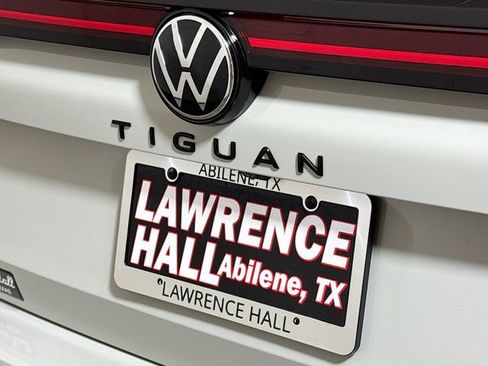 New 2026 Volkswagen Tiguan SE R-Line image 17