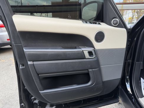 Used 2020 Land Rover Range Rover Sport HSE image 27