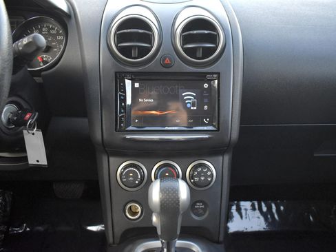 Used 2011 Nissan Rogue S Krom Edition image 21