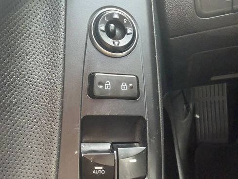 Used 2014 Hyundai Elantra w/ Option Group 2 FWD image 26