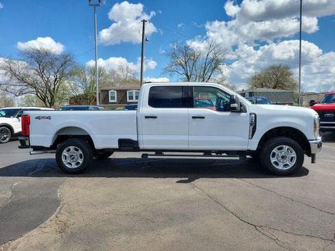 Certified 2025 Ford F250 XLT AWD/4WD image 3
