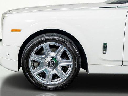 Used 2016 Rolls-Royce Phantom Sedan image 22