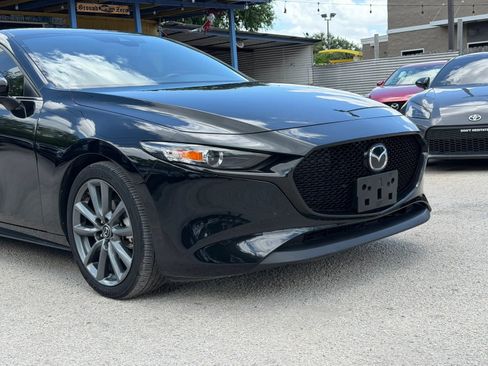 Used 2020 MAZDA MAZDA3 Hatchback w/ Preferred Package FWD image 5
