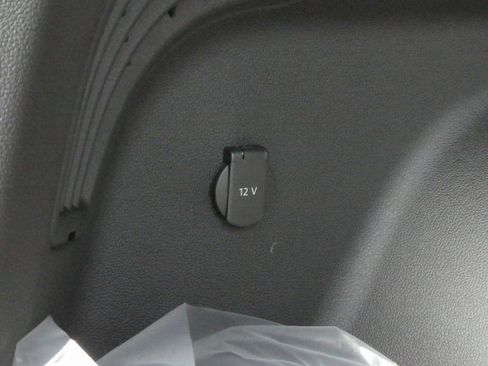 New 2025 Volkswagen Atlas Cross Sport SE image 25